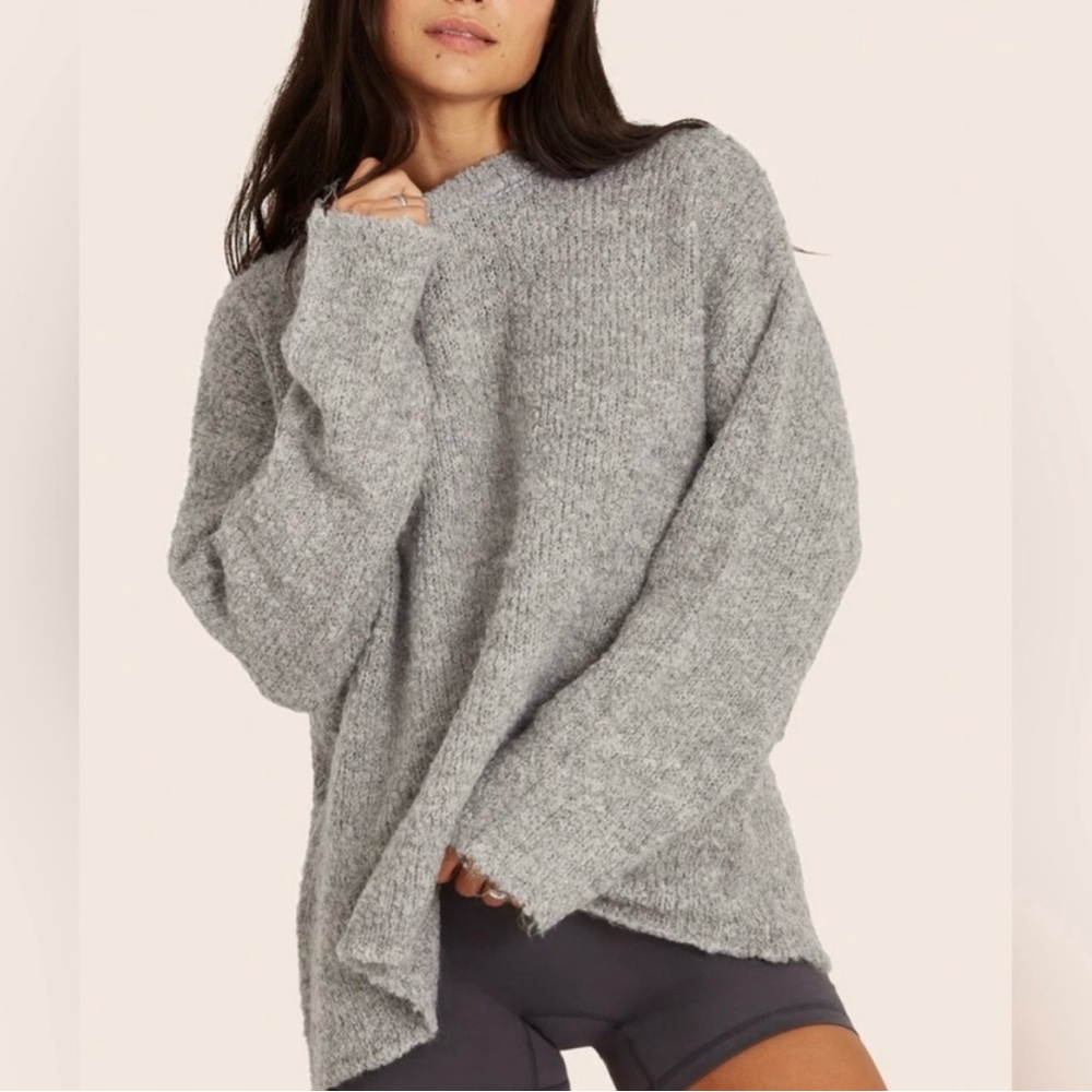 SET Active Bouclé Oversized Crewneck Sweater